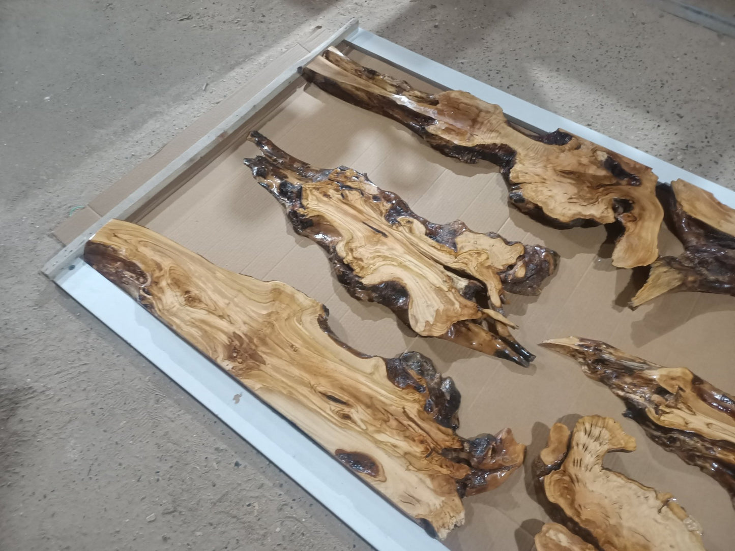 Live Edge Olive Dining Table Set 6 Pcs