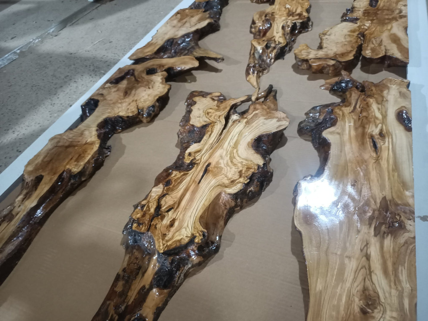 Live Edge Olive Dining Table Set 6 Pcs