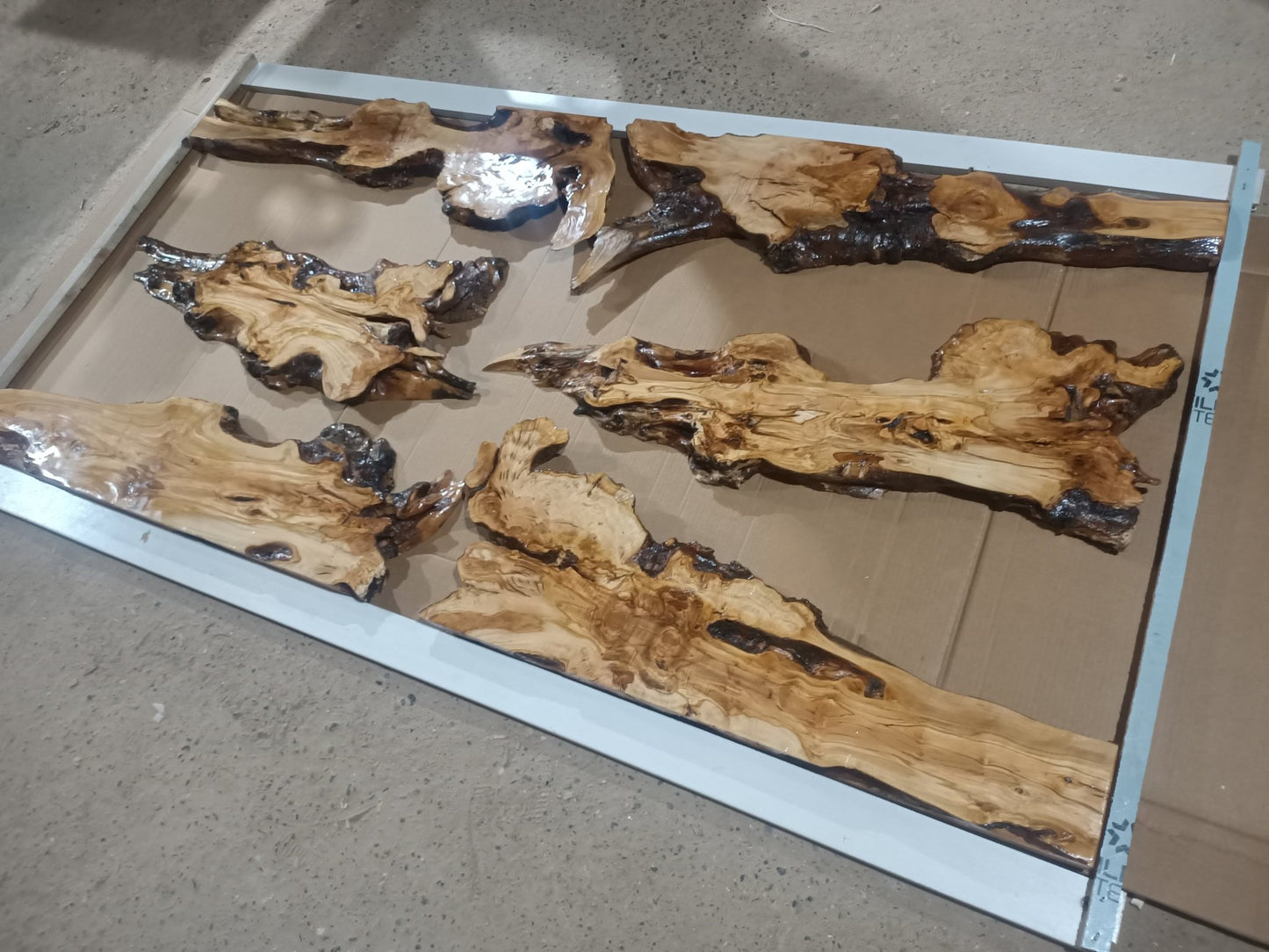 Live Edge Olive Dining Table Set 6 Pcs
